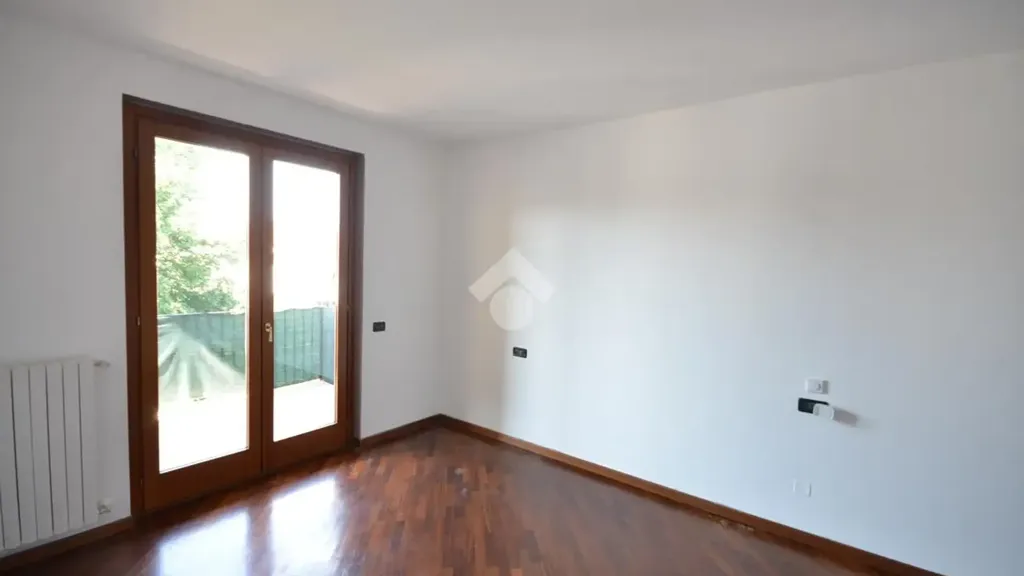 Pièces - Bright Trilocale with Balcony in Roncadelle