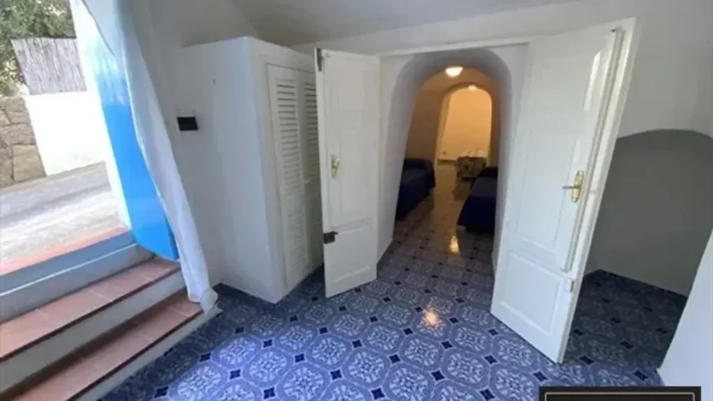 Esik - Historic Villa with Sea View in Panarea