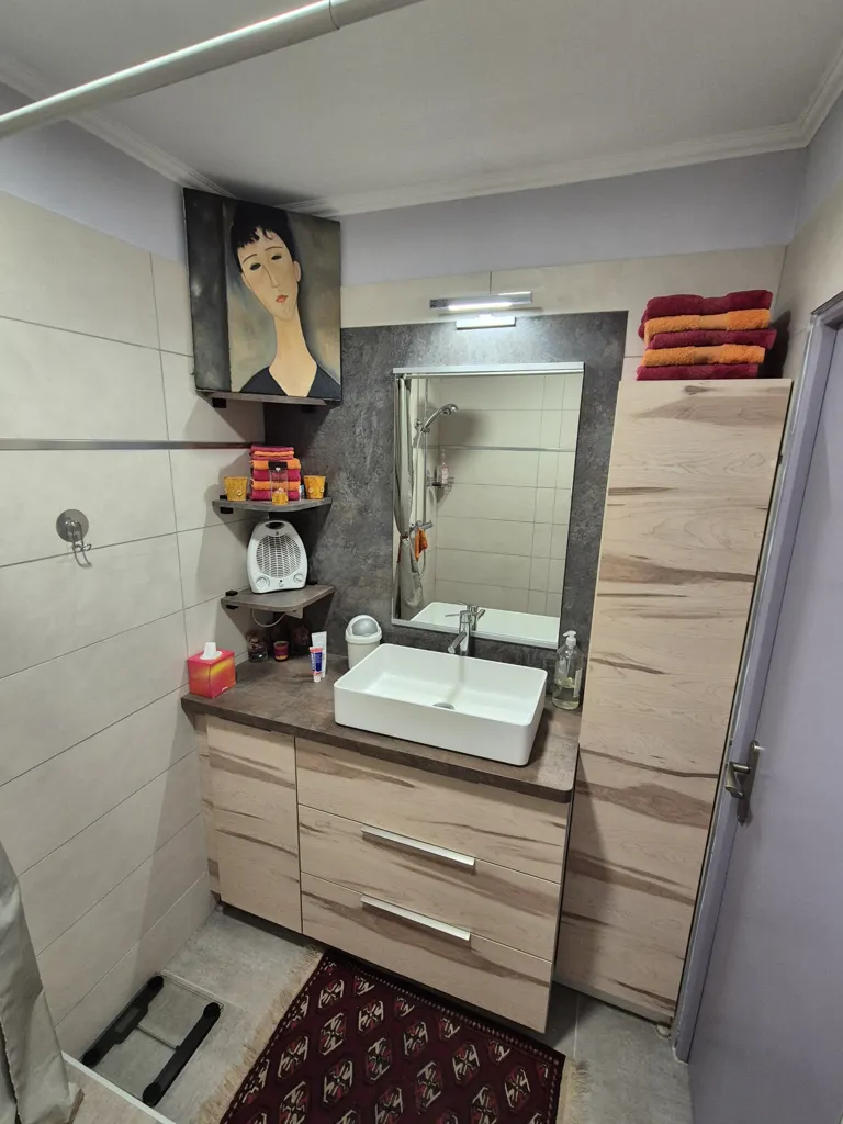 Vannitoad - Top-Floor Apartment with View in Alès