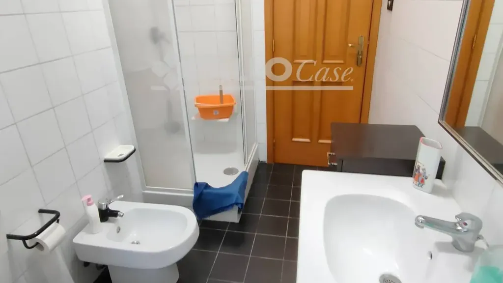 Salles de bain - Apartment with Balconies in Cosenza
