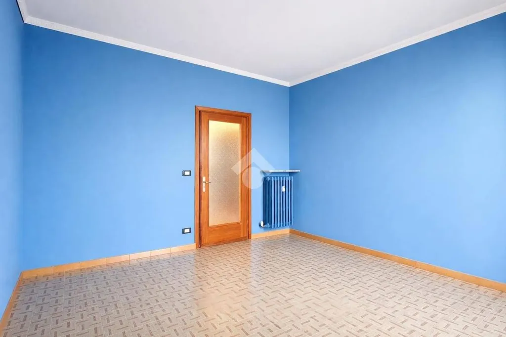 Pièces - Top-Floor Apartment with Balcony in Bra
