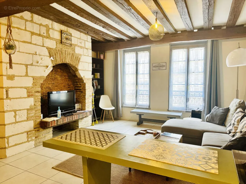 Séjour - Appartement Meublé dans l’Hypercentre de Troyes