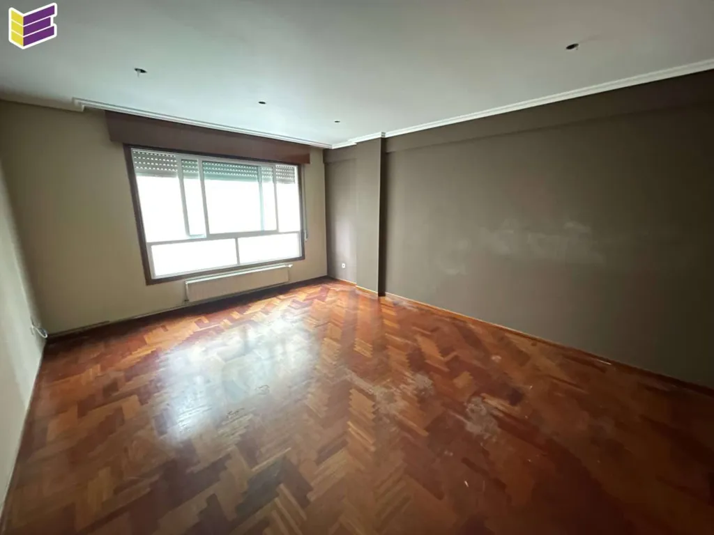 Séjour - Apartment with Large Windows in Vigo