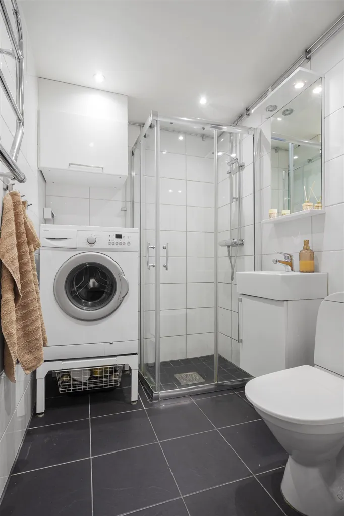 Salles de bain - Bright Two-Bedroom Apartment on Havstenavägen