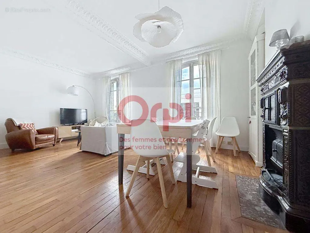 Elutuba - 4-Piece Apartment with West Paris View in Issy
