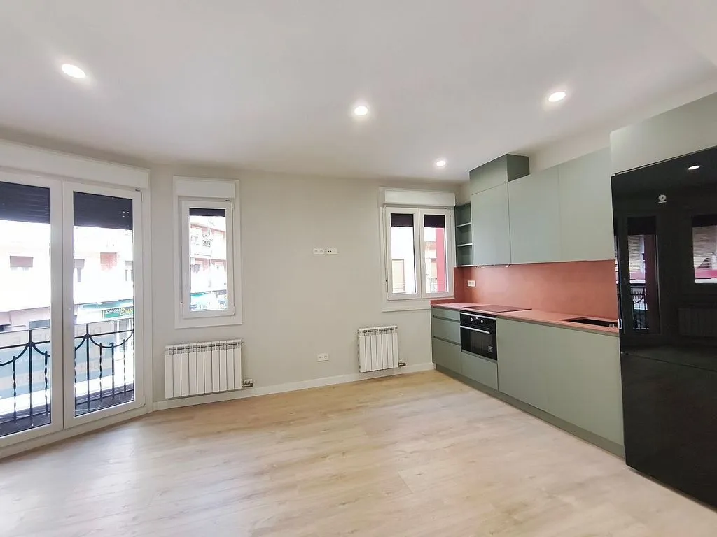 Cucina - Modernised Apartment with Balcony in Logroño