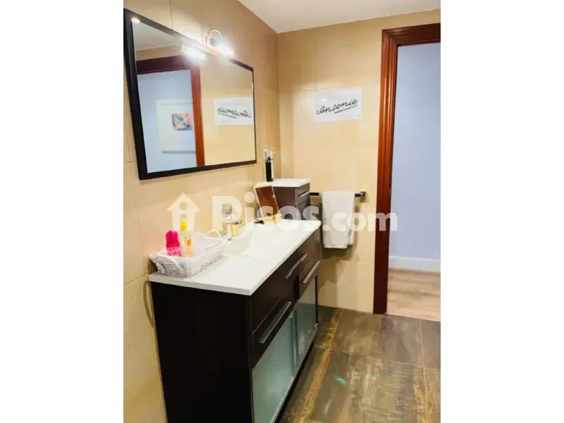 Bathrooms - Modern Flat with Balcony in León