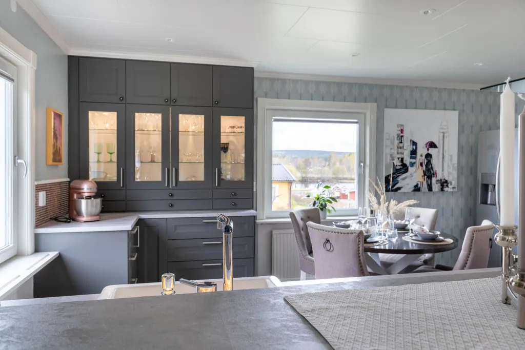 Cuisine - Corner Villa with Water View in Alfta