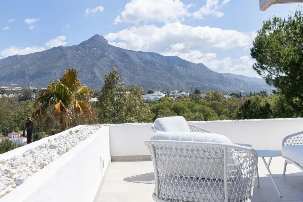 Terrass - Penthouse with Golf Course Views in Marbella