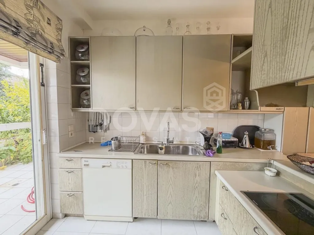 Köök - Double-Fronted Apartment with Garden in Kifissia
