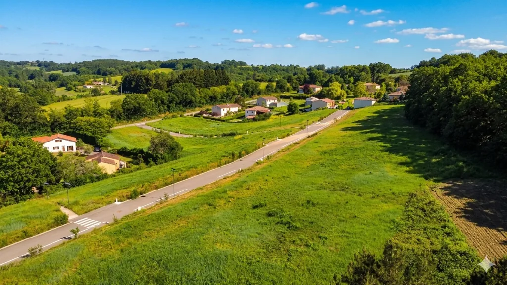 Vista aerea - Buildable Plot with Green Setting near Agen