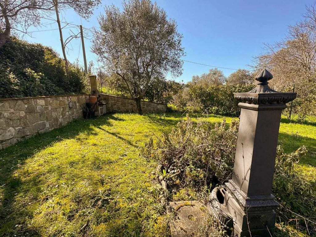 Jardin - Restored Apartment in Scandicci Convent