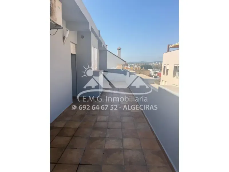 Terrasse - Spacious Penthouse with Private Terrace in Algeciras
