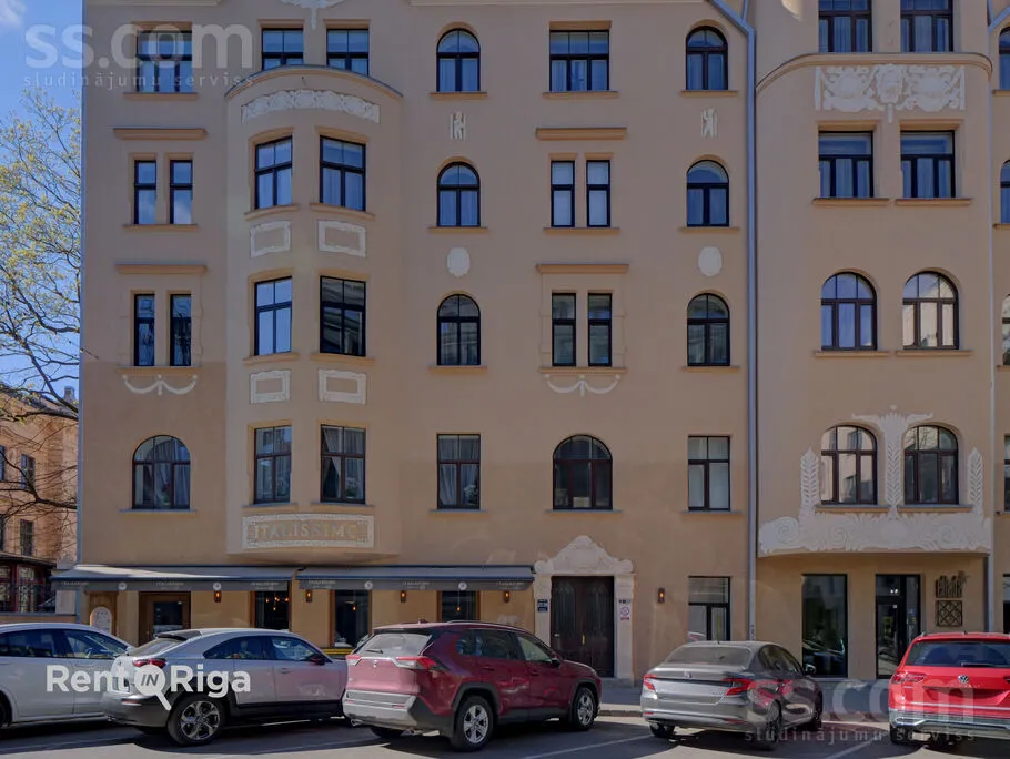Appartement 4 pièces à Rīga