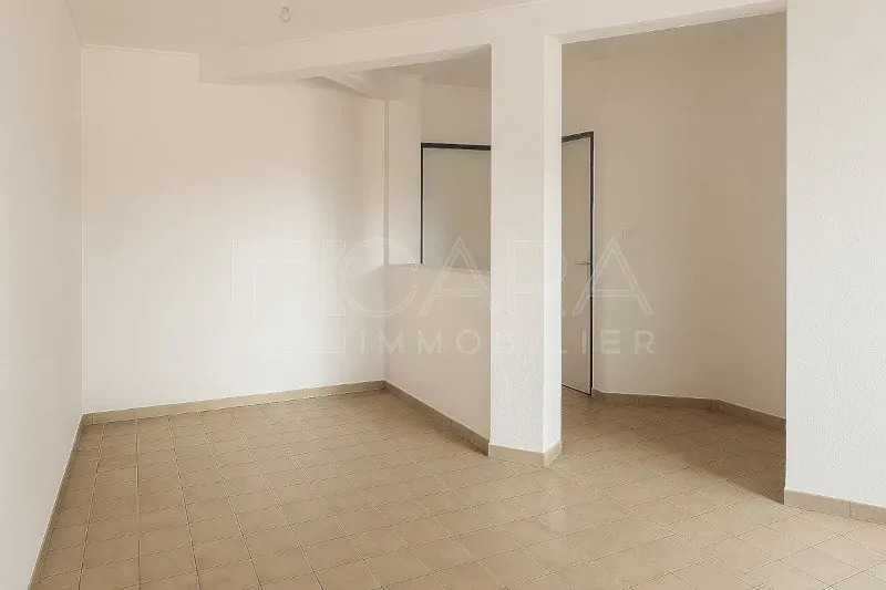 Rooms - 2-Bedroom Apartment with Balcony in Macouria