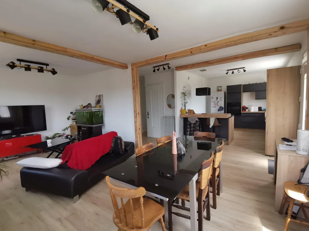Söögituba - Rustic House with Panoramic View in Countryside