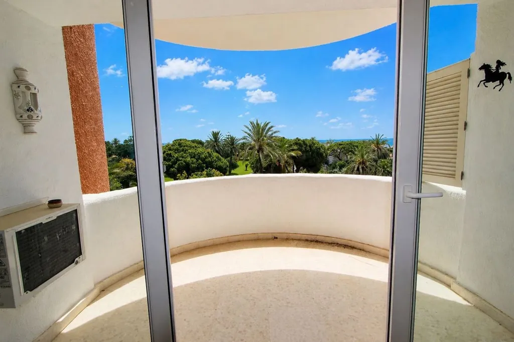 balcony