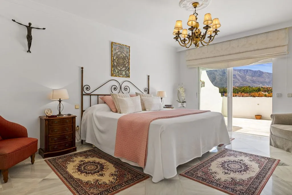 Bedrooms - Luxury Townhouse with Pool in Marbella