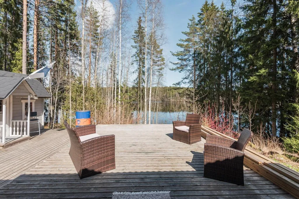 Terrasse - Cottage with Sauna and Lake View in Teisko