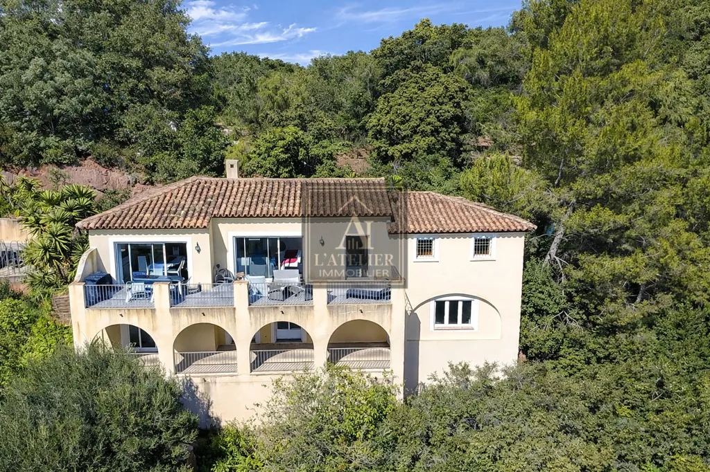 Vista aerea - Contemporary Villa with Panoramic View in Solliès-Ville