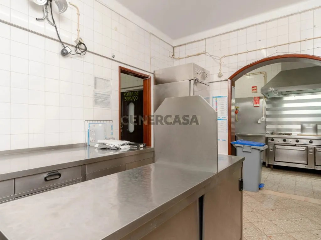Cuisine - Luxury House with Restaurant in Albufeira