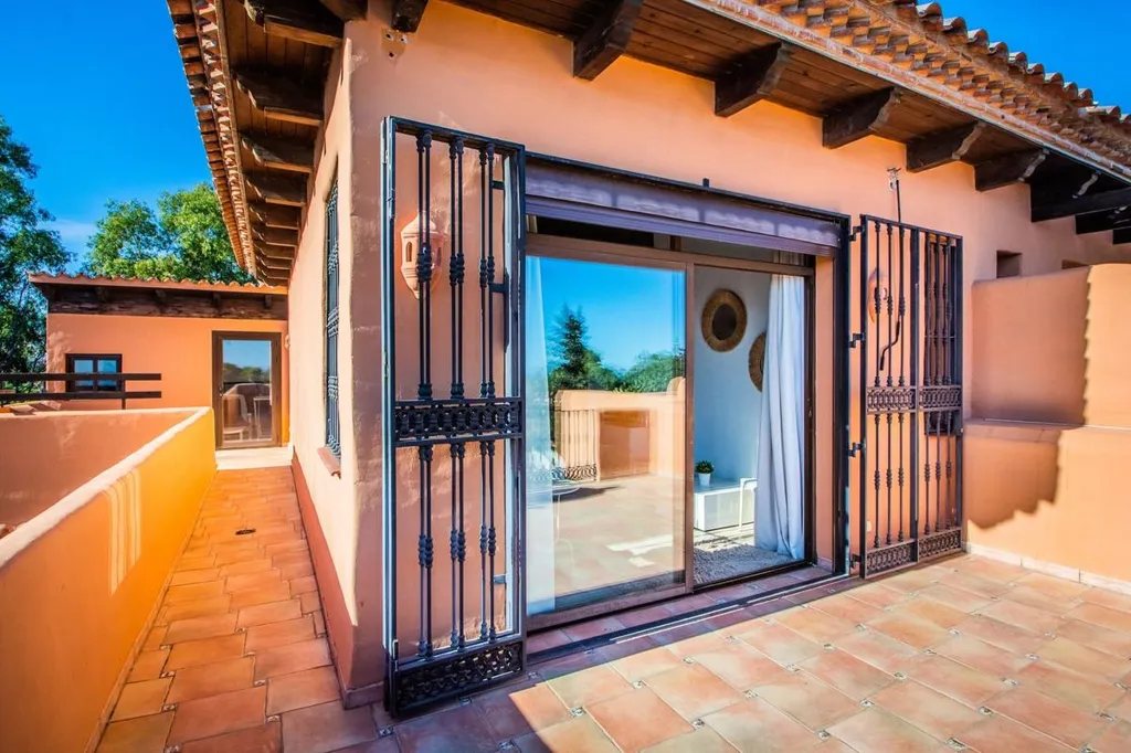 Terrasse - Beachfront Penthouse with Jacuzzi in Estepona
