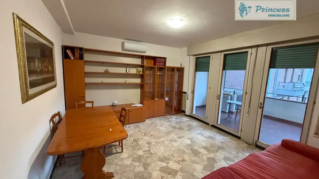 Bureau - Quadrilocale with Balcony and Terrace in Schio