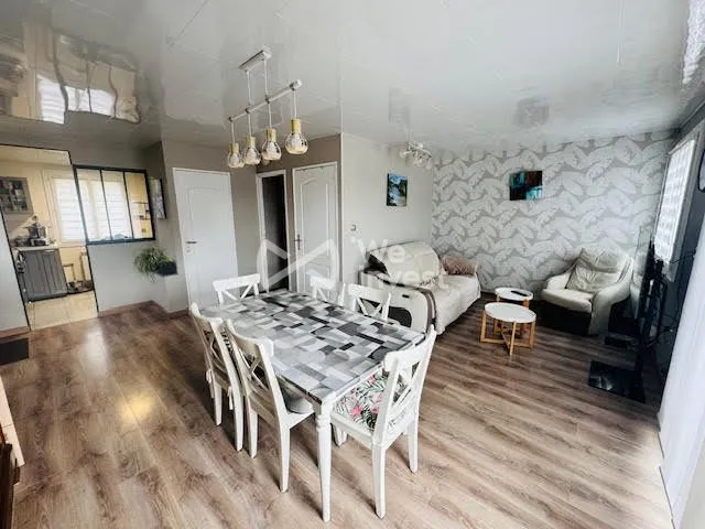 Salle à manger - Maison Individuelle avec Terrasse à Auneau
