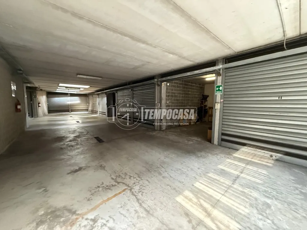 Garaaž - Ample Underground Car Park in Torino
