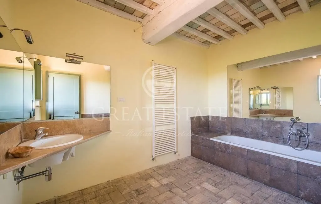 Bathrooms - Rustic Tuscan Cottage with Pool in Radicondoli