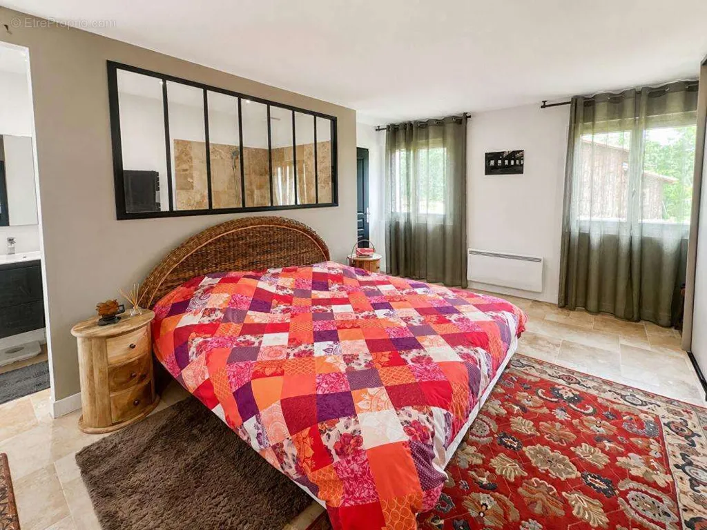 Chambres - Propriété en Pierre avec Piscine et Gîte à Saint-Michel-de-Castelnau