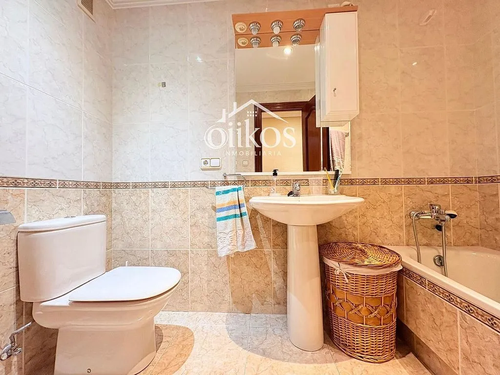 Vannitoad - Apartment with Garage in Salesas