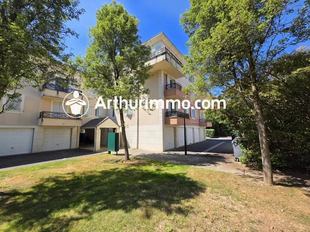 Extérieur - Studio avec Balcon et Garage à Savigny-le-Temple