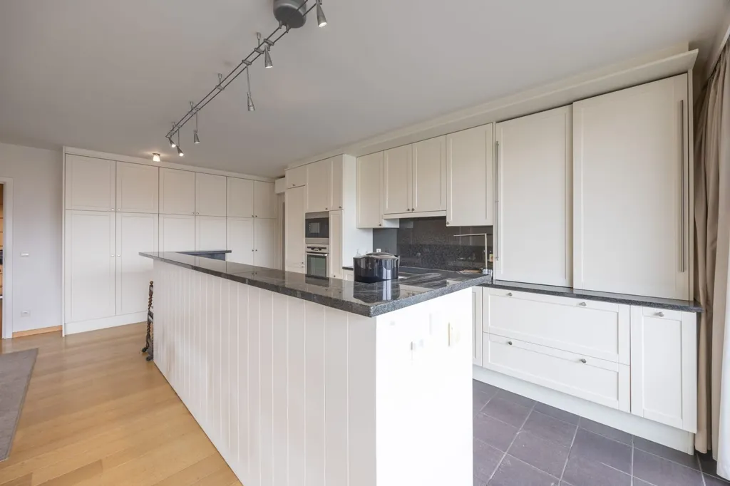 Köök - Spacious Apartment with Terrace in Ostend