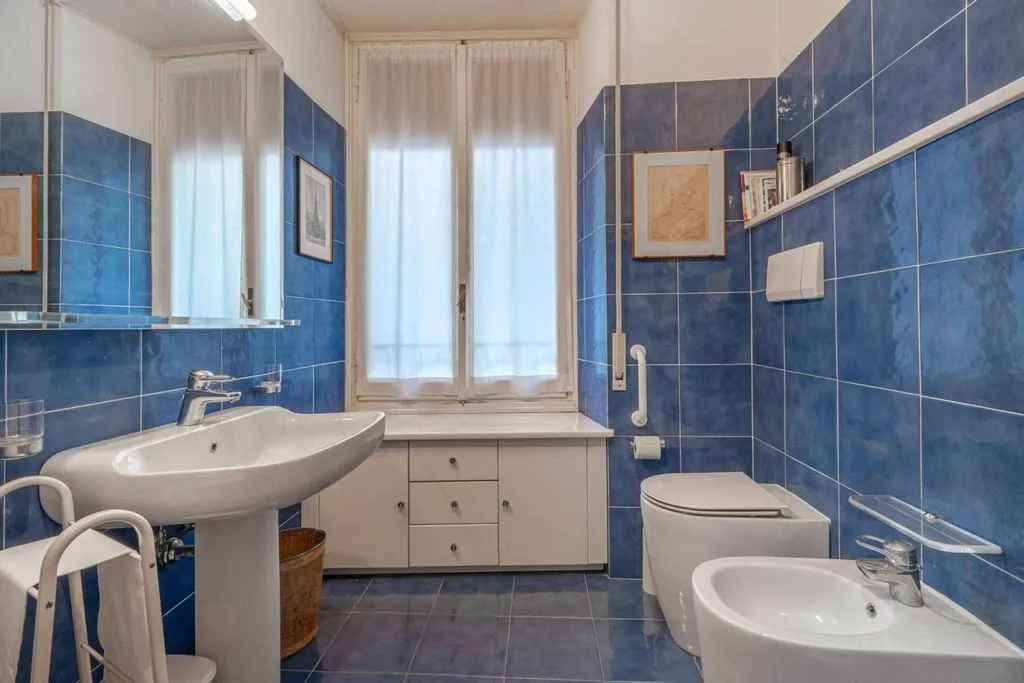 Salles de bain - Luxury Apartment with Panoramic Terrace in Genoa
