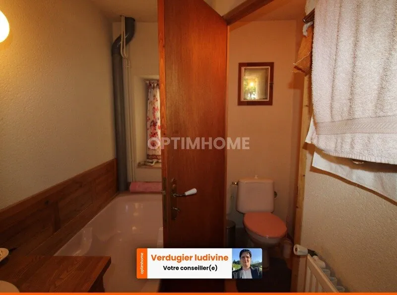Salles de bain - Maison en Pierre avec Piscine Couverte