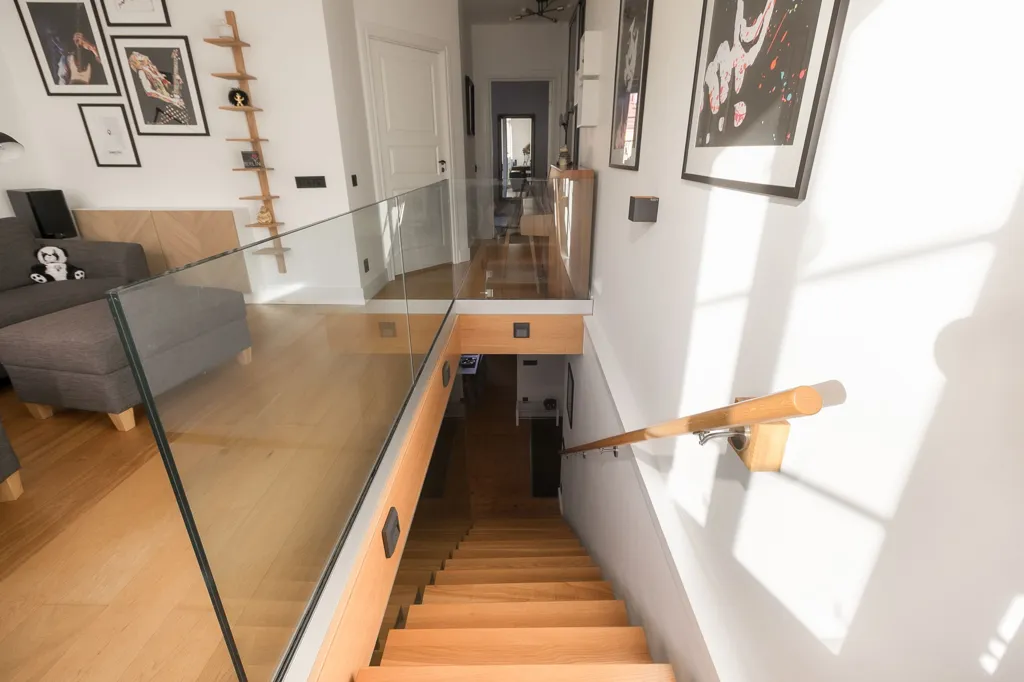 Pièces - Turn-of-the-Century Apartment with High Ceilings in Söder