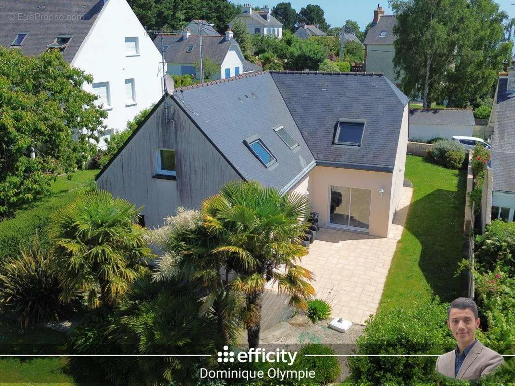 Õhuvaade - Spacious House with Sea View in Binic