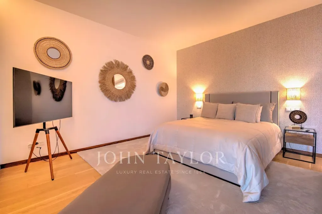 Bedrooms - Modern Villa with Sea View in Troia Resort