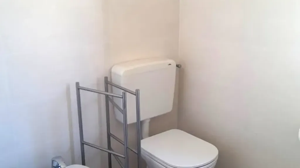 Salles de bain - Trilocale with Balcony in Parma