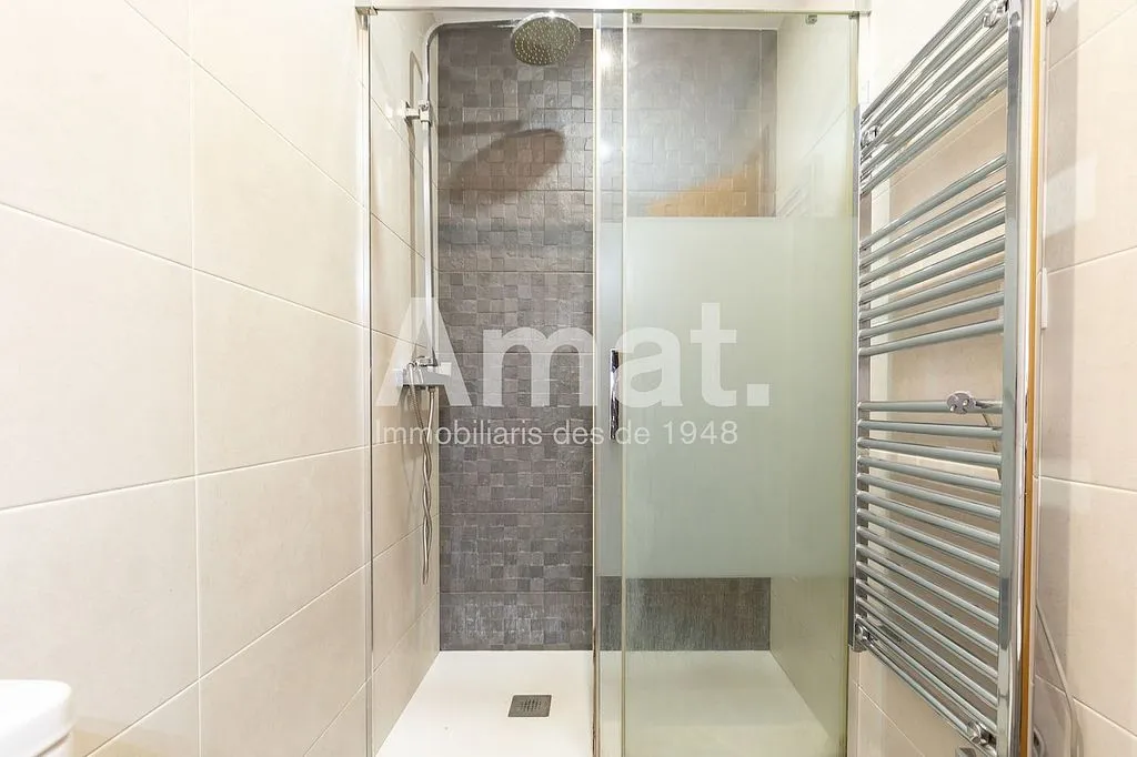 Salles de bain - Apartment with Air Conditioning in Esplugues de Llobregat
