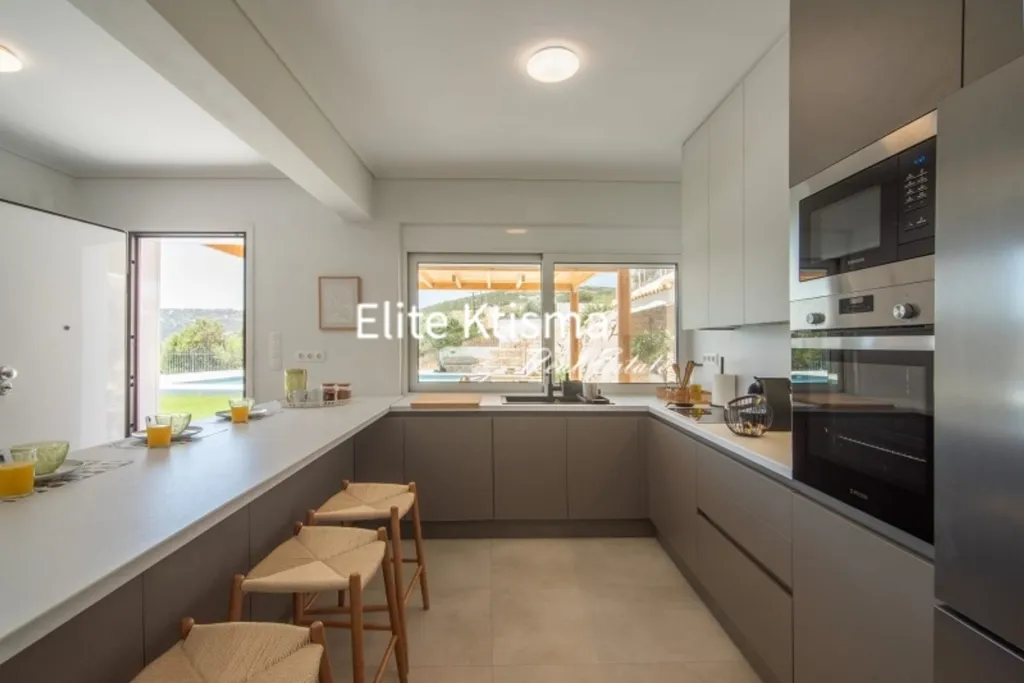 Cuisine - Villa with Sea View in Daskaleio, Attica