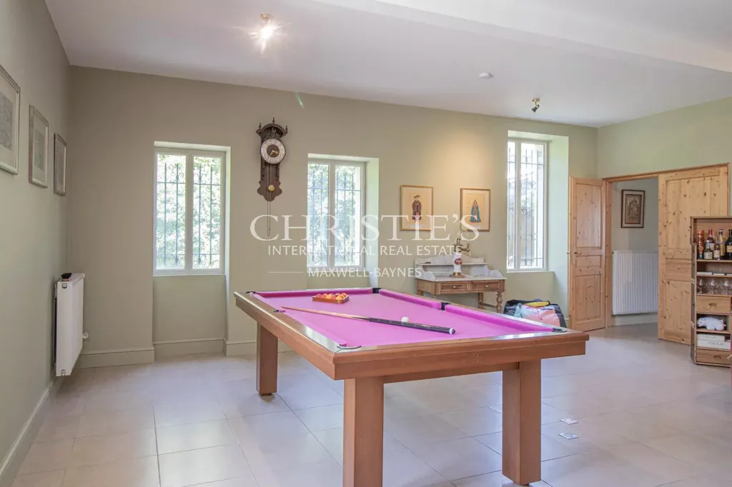 Toad - Converted Surgery Home with Garden in Bastide Village