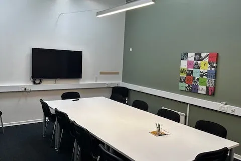 Kabinet - Flexible Office Spaces with Free Parking