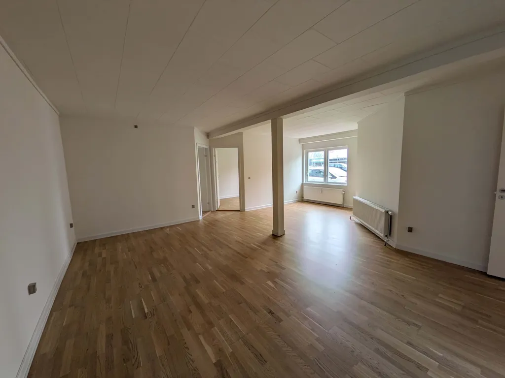 Pièces - Ground-floor Apartment in Central Langeskov