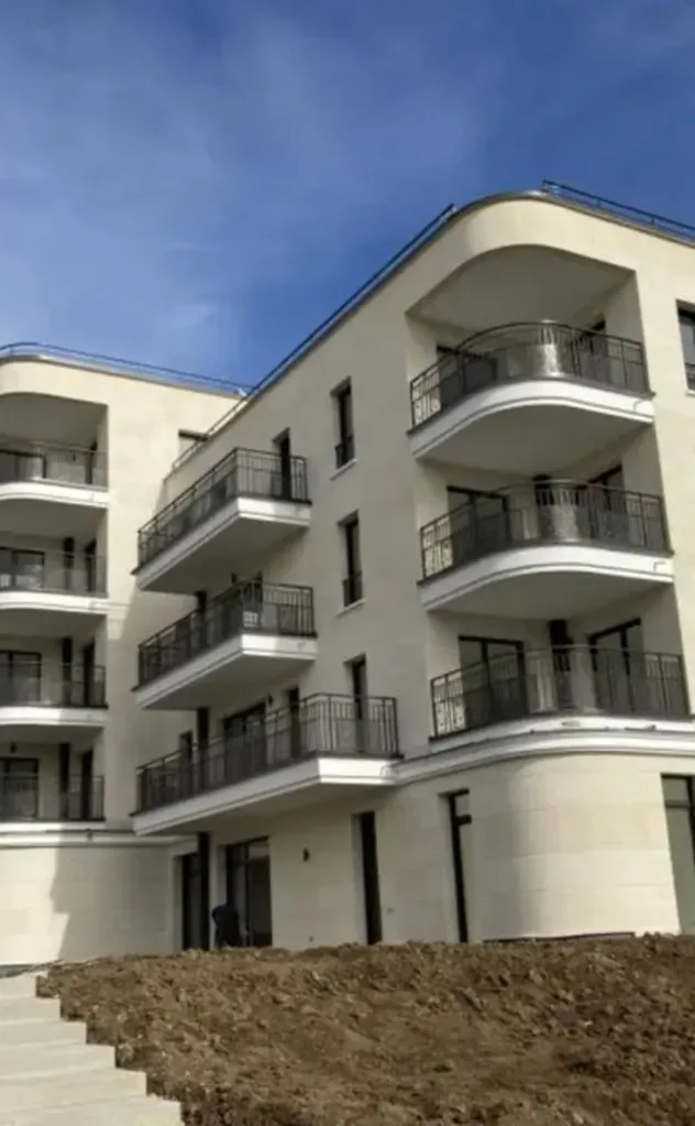 Esterno - Student Studio with Balcony in Colombes