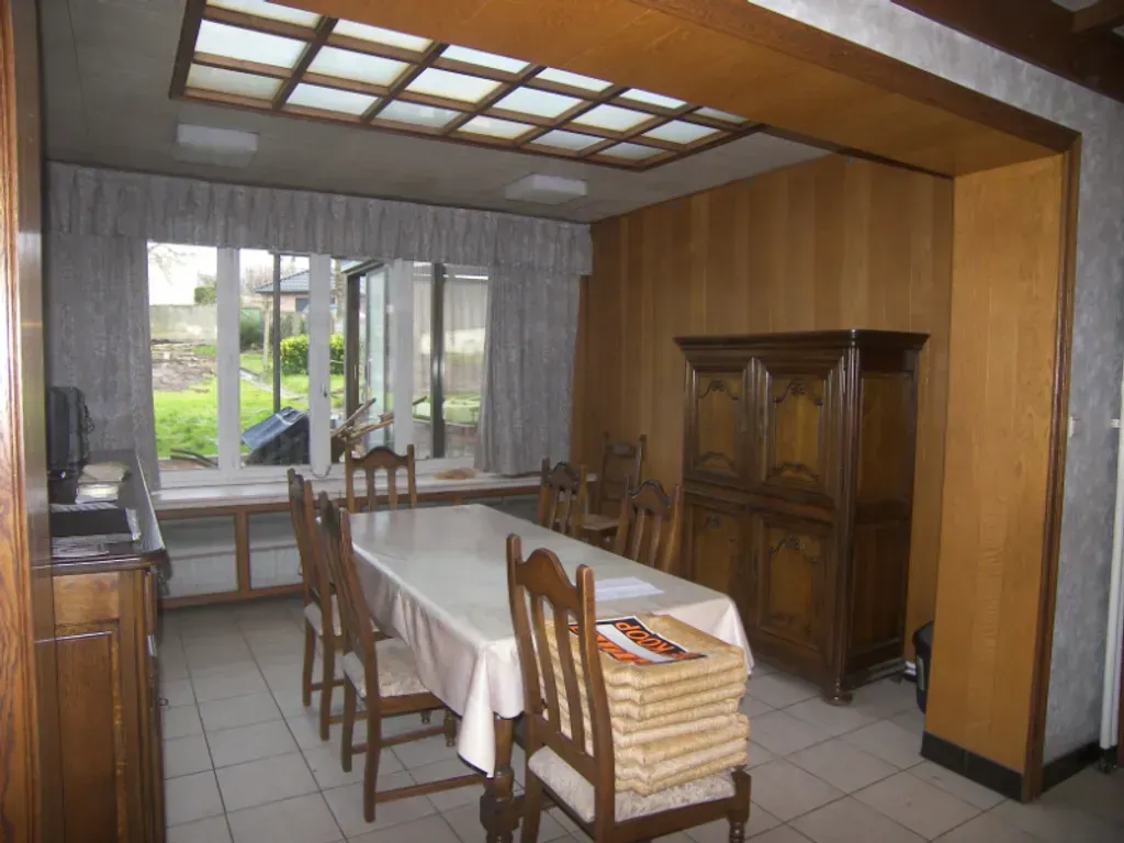Söögituba - Concrete House with Garden in Mere
