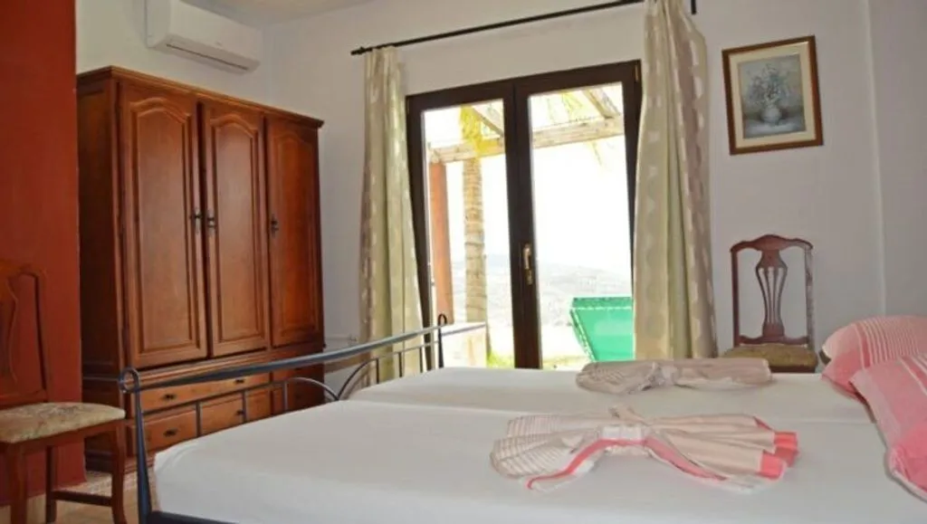 Chambres - Luxury Villa with Panoramic Views in Alozaina