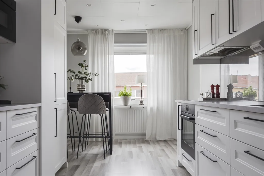 Köök - Apartment with Balcony in Mårbacka