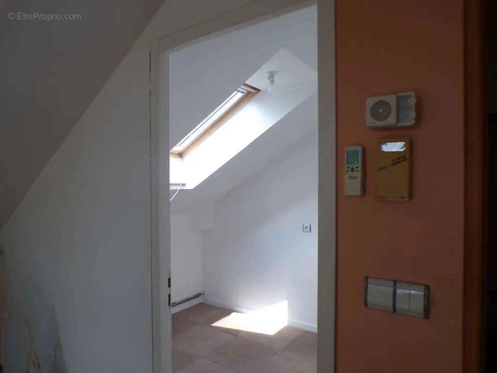 Pièces - Maison Ossature Bois avec Espace Professionnel sur Axe Passant